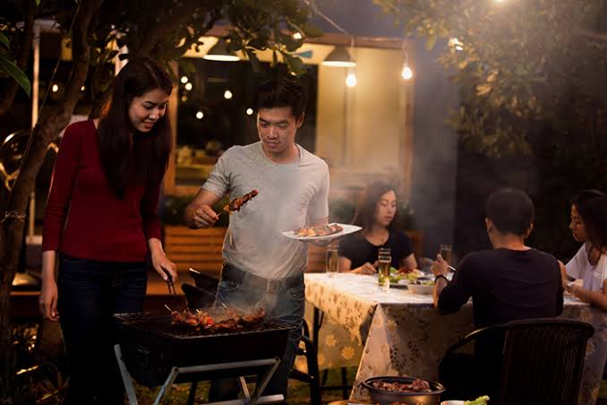 Lima Ide Menghabiskan Malam Pergantian Tahun di Rumah, Simple dan Bermakna