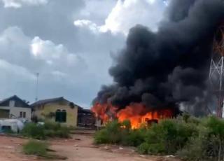 Diduga Akibat Korsleting, Tiga Rumah di Karimun Ludes Terbakar