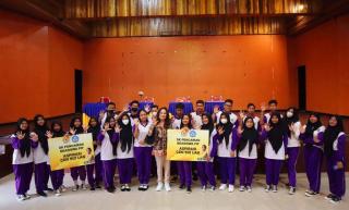 Cair! 1.200 Pelajar di Kepri Terima Bantuan Pendidikan PIP Aspirasi Cen Sui Lan