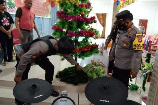 Jamin Keamanan Ibadah Natal, Polisi Sterilisasi Gereja di Daik Lingga