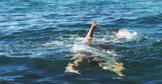 Tiga Pelajar Terseret Arus saat Berenang di Pantai Trikora 4, Satu Hilang