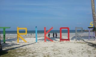 Dibalik Keindahan Pantai Trikora 4, Tiap Tahun Ada 