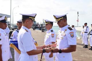 Dansatrol Lantamal IV Serah Terimakan Jabatan Komandan KRI Bubara 868