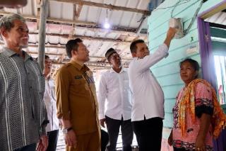 Gubernur Ansar Resmikan Listrik Tiga Pulau di Batam Wujudkan Kepri Terang