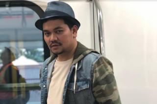 Indra Bekti Pingsan: Jatuh di Toilet hingga Dilarikan ke RS