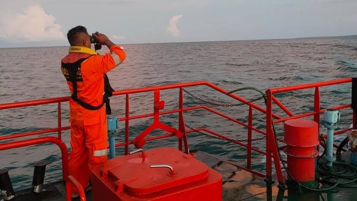 Kapal Asal Malaysia Hilang di Laut Natuna, Nelayan Temukan Berbagai Barang Hanyut