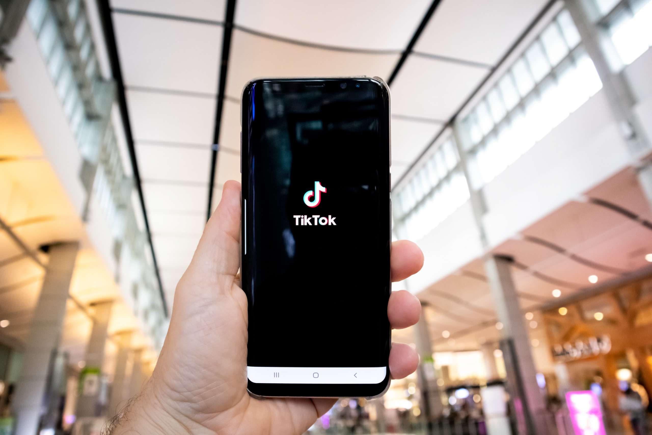 Live Mandi Lumpur Trending di TikTok, Kominfo Diskusi dengan Ahli