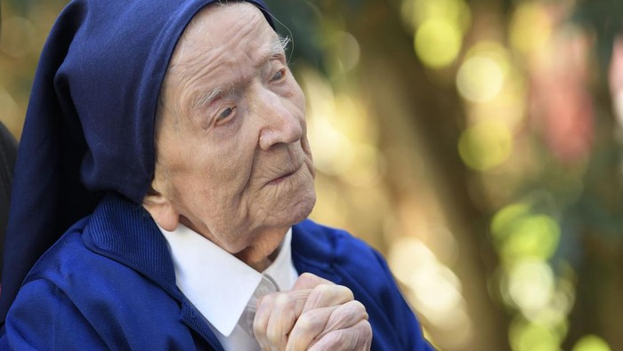 Wanita Tertua di Dunia Meninggal saat Tidur di Usia 118 Tahun