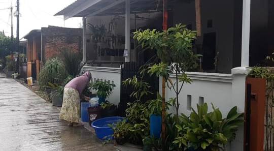 SPAM Batam Ngadat Berhari-hari, Warga Perumahan Bukit Raya Terpaksa Tampung Air Hujan
