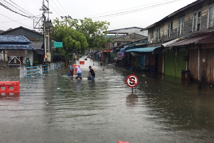 Banjir di Bintan Capai Paha Orang Dewasa, Jalur Pintu Masuk Pelabuhan Ditutup