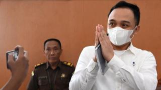 Ricky Rizal Tanya Hakim: Mohon Izin Yang Mulia, Saya Bersalah Atas Apa?