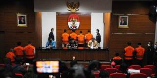 KPK Tahan 10 Anggota DPRD Jambi Periode 2014-2019 Terkait Kasus Zumi Zola