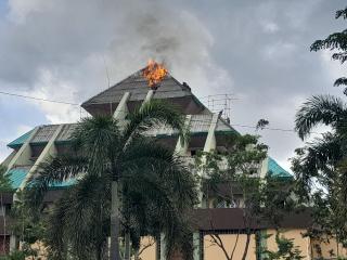 Kubah Masjid Agung Batam Center Terbakar