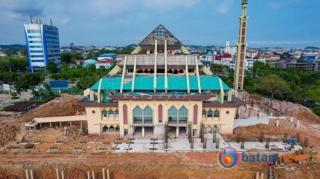 Sempat Terbakar, Pembongkaran Atap Masjid Agung Batam Diperkirakan 3,5 Bulan