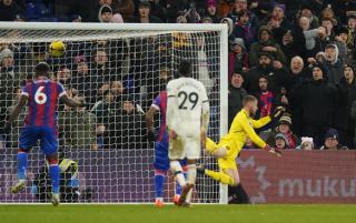 Gol Spektakuler Crystal Palace Redam Laju Kemenangan Man United