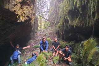 Tips Mendaki Gunung Saat Musim Hujan Agar Tetap Aman