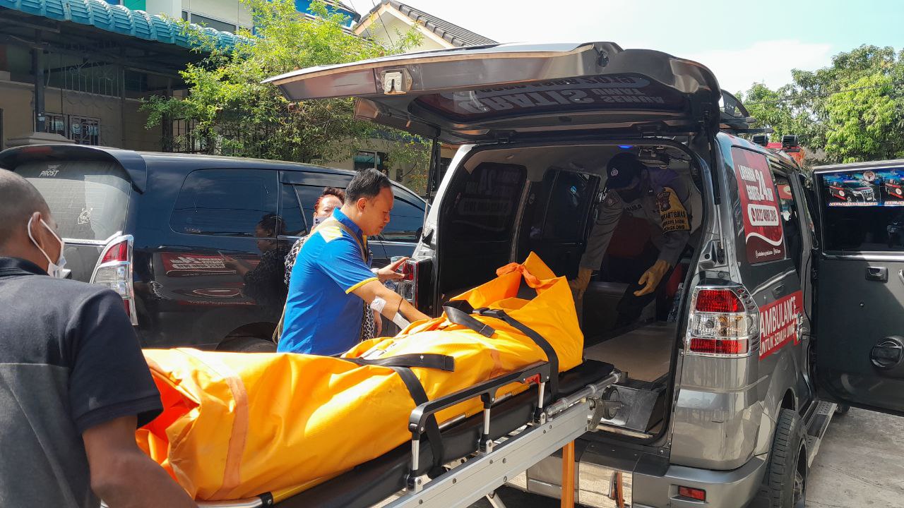 Seorang Warga Perumahan Pantai Gading Bengkong Ditemukan Tewas Tergantung