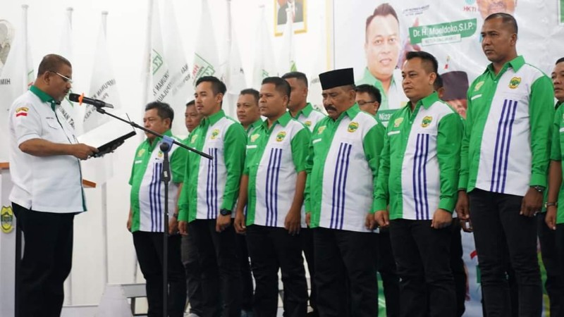 Aunur Rafiq Lantik Bupati Nizar Jadi Ketua DPC HKTI Lingga