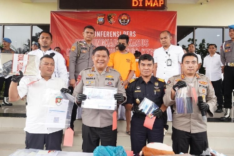 Polda Kepri Bongkar Kasus Jual Beli Sertifikat Vaksin Ilegal Tanpa Suntik