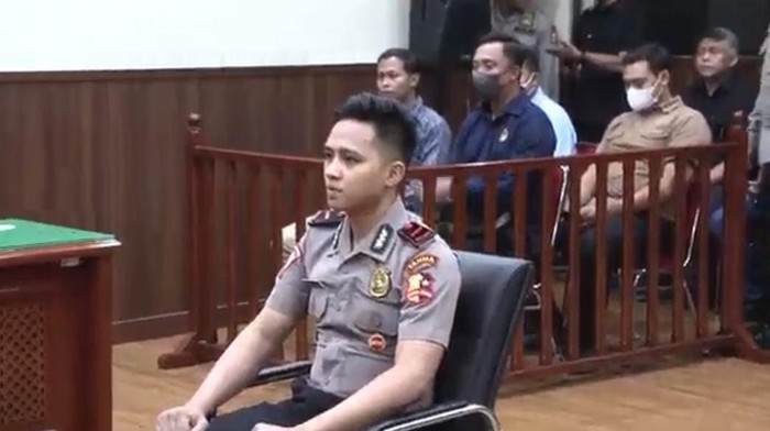 Bharada Richard Eliezer Tak Dipecat Polri, Segini Gaji yang Diterima