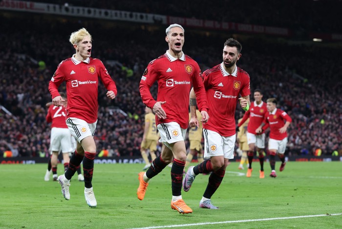 Angka 18 yang Beda, buat MU dan Barcelona