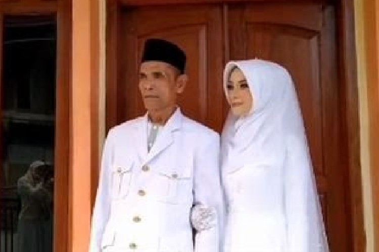 Jodoh Tak Pandang Usia, Wanita Sunda Nikahi Pria 36 Tahun Lebih Tua