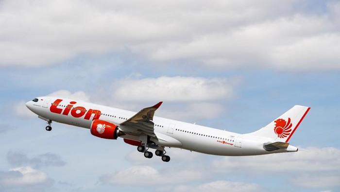 Lion Air Batal Terbang Gegara Penumpang Buka Jendela Darurat