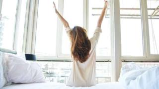 5 Rutinitas Pagi yang Wajib Dilakukan Setelah Bangun Tidur