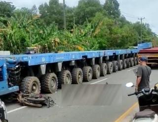 Pemotor Tewas Mengenaskan Dilindas Truk Long Trailer di Tanjunguncang