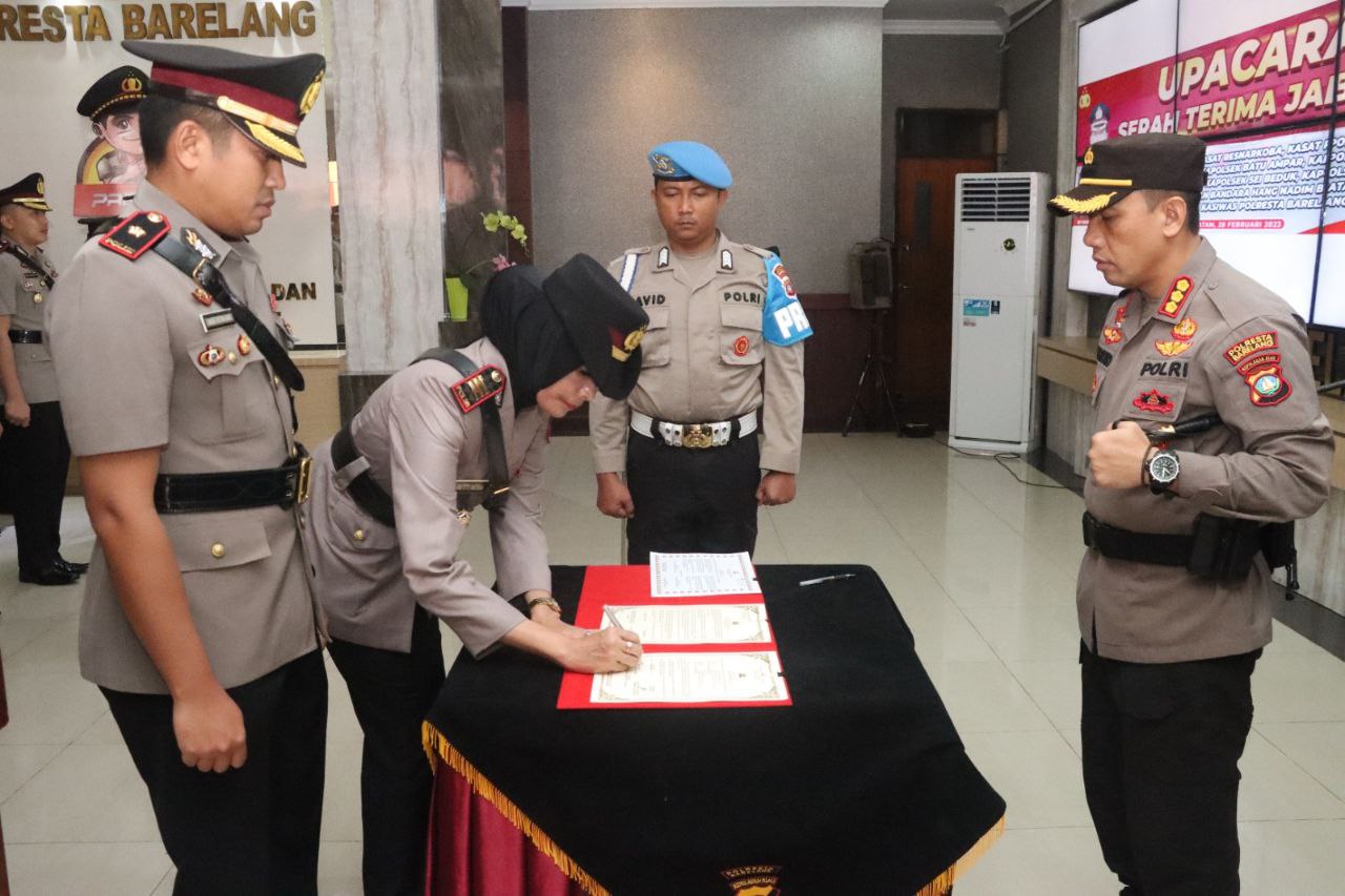 Sertijab di Mapolresta Barelang, AKP Betty Novia Dilantik sebagai Kapolsek Batam Kota