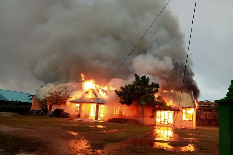 Kebakaran Sekolah MAN di Tanjungpinang, Api Muncul dari Aula