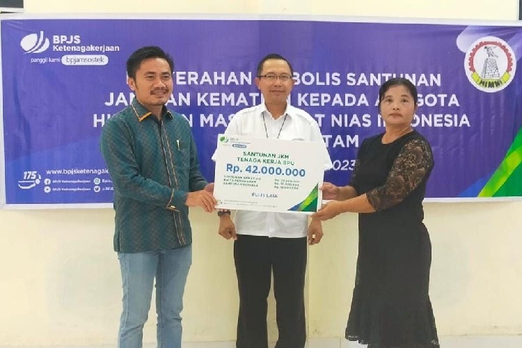 BP Jamsostek Serahkan Santunan Kematian Rp 42 Juta Kepada Ahli Waris Anggota HIMNI Kepri