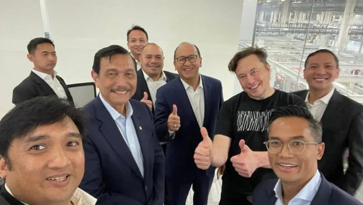 Pahit! Tesla Malah Buka Kantor di Malaysia, Ini Respons Luhut