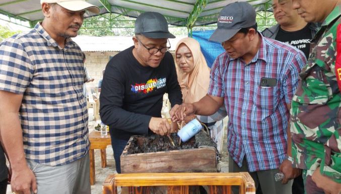 Ada Potensi Wisata Panen Madu di Tembesi Bengkel Batam