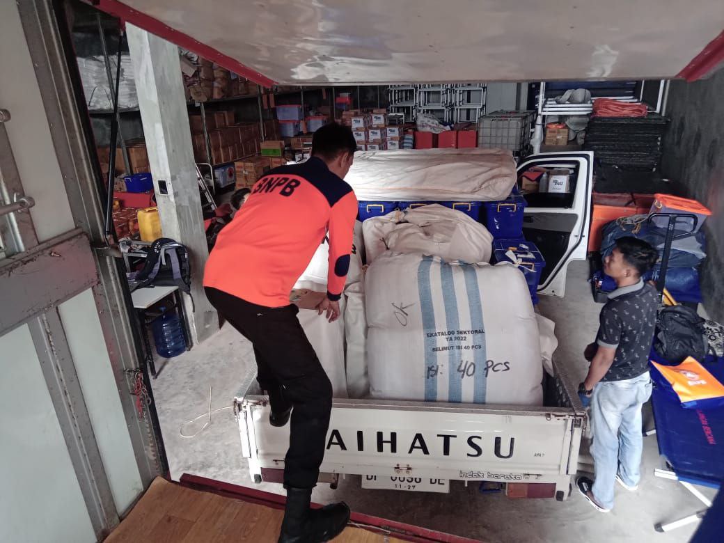 BPBD Kepri Kirimkan Bantuan Logistik untuk Korban Longsor di Serasan
