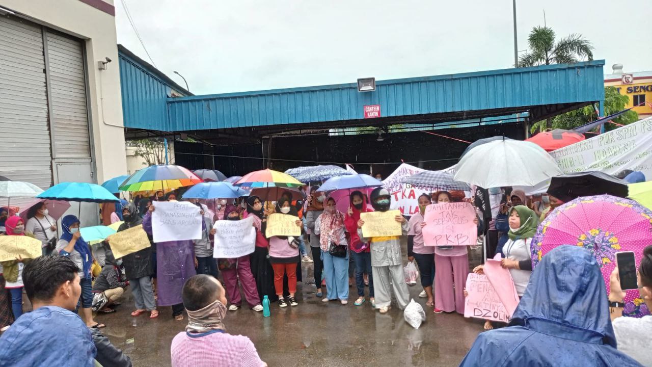 Karyawan PT Ghim Li Batam Sepekan Mogok Kerja, Masalah PHK Hingga Upah