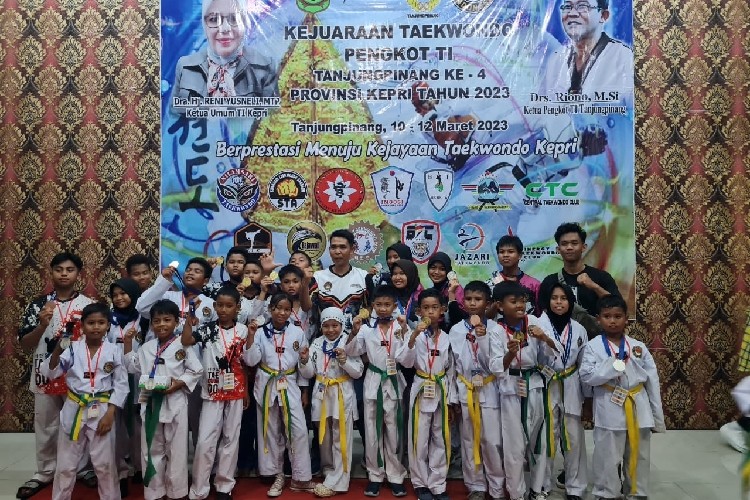 Taekwondo Lingga Raih Juara Umum 2 di Kejuaraan Pengkot TI Tanjungpinang 2023
