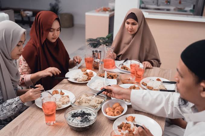 3 Menu Sahur Hari Pertama Puasa, Enak dan Praktis!