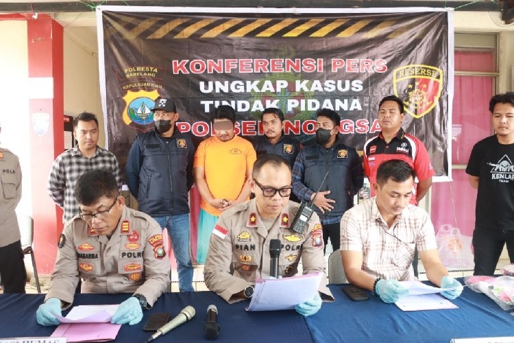 Bejat, ASN di Batam Tega Cabuli hingga Sodomi Tiga Anak Kandung