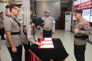 Sertijab di Mapolresta Barelang, AKP Betty Novia Dilantik sebagai Kapolsek Batam Kota