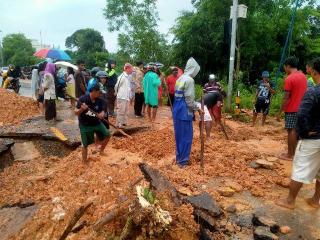 Jalur Menuju Jembatan IV dan V Trans Barelang Terputus, Warga Bongkar Jalan