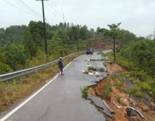 Hujan Deras Sebabkan Banjir dan Longsor di Sejumlah Wilayah Batam