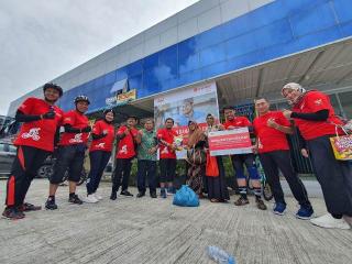 OCBC NISP Syariah Bareng Baznas dan BSC Salurkan Dana Kebajikan di Batam