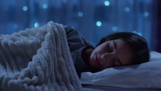 Sederet Manfaat Mematikan Lampu saat Tidur