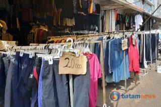 Curhat Pedagang Baju Bekas Impor di Batam: Kami Cuma Cari Makan