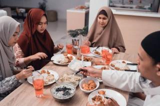 3 Menu Sahur Hari Pertama Puasa, Enak dan Praktis!