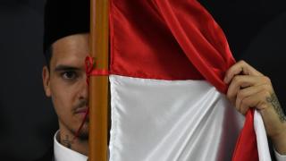 Netizen Heboh Usai Shayne Pattynama Pamer Tiket ke Indonesia