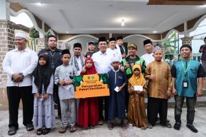 Bersama Gojek, Gubernur Ansar Berbagi Kasih di Panti Asuhan Qurrotu A