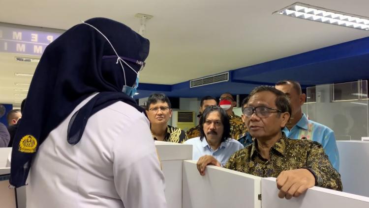 Bongkar Penyelundupan PMI Ilegal ke Malaysia, Menko Polhukam Sidak Pelabuhan Batam Center