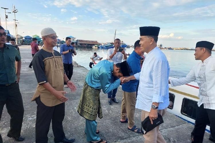Safari Ramadan Hari ke-14, Bupati Natuna Sambangi Kota Apung Sedanau